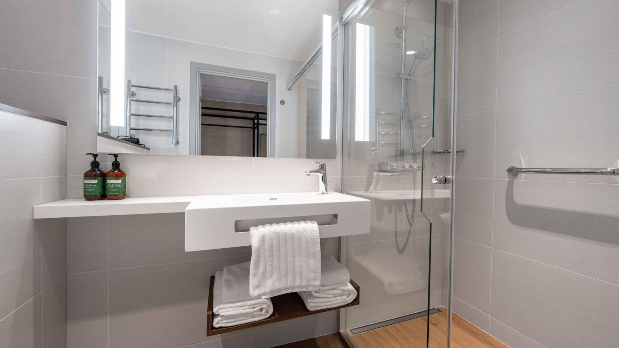 Suite Junior Lit King-Size avec Accès Gratuit au Spa